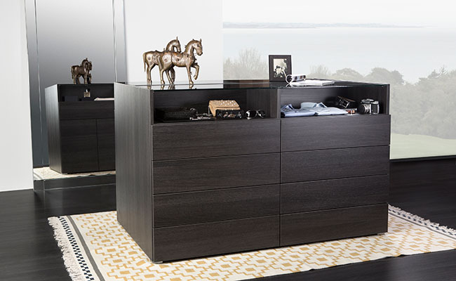 Uw mooiste dress-in en dress-up vindt u bij theCabinetshop, Frederikstraat 575, Den Haag.