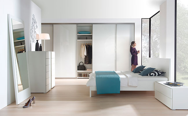 Garderobekasten. Zó mooi en zo precies op maat, u gaat nooit meer de deur uit.